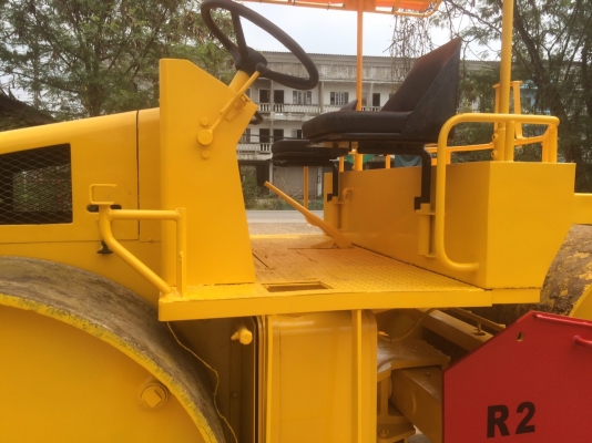 ขออนุญาติขายรถ บด 3ล้อเหล็ก  R2 เอกสารเล่ม พร้อมใช้ทุกระบบ ราคา 680000 สนใจติดต่อ  0853224877-0988930465