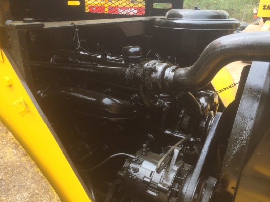 ขออนุญาติขายรถ บด 3ล้อเหล็ก  R2 เอกสารเล่ม พร้อมใช้ทุกระบบ ราคา 680000 สนใจติดต่อ  0853224877-0988930465