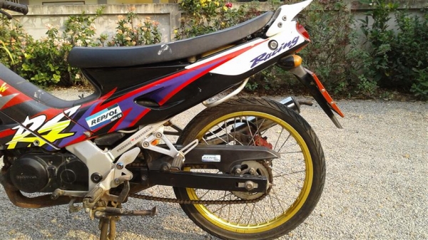 ขายโนวาแดชเอกสารพร้อมโอนภาษีขาดปีเดียวรถมือแรกเครื่องดีอะไล่ต้องไปเก็บเองขายตามสภาพ 6900 บาท ขายโนวาแดชเอกสารพร้อมโอนภาษีขาดปีเดียวรถมือแรกเครื่องดีอะไล่ต้องไปเก็บเองขายตามสภาพ 6900 บาท