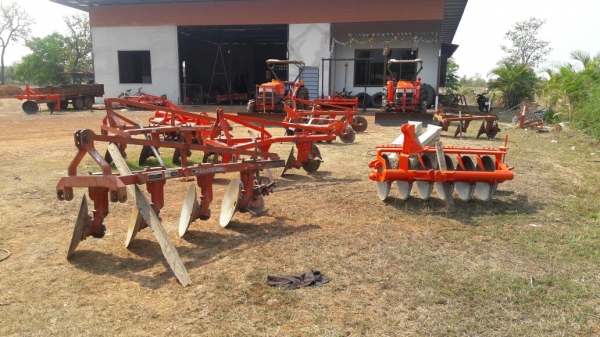 ขายอุปกรณ์ติดรถไถหลายรายการครับ