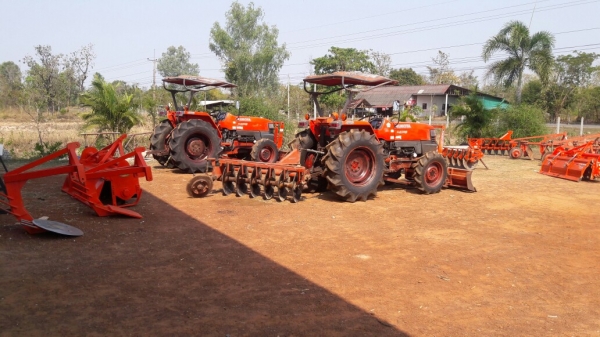 ขายอุปกรณ์ติดรถไถหลายรายการครับ