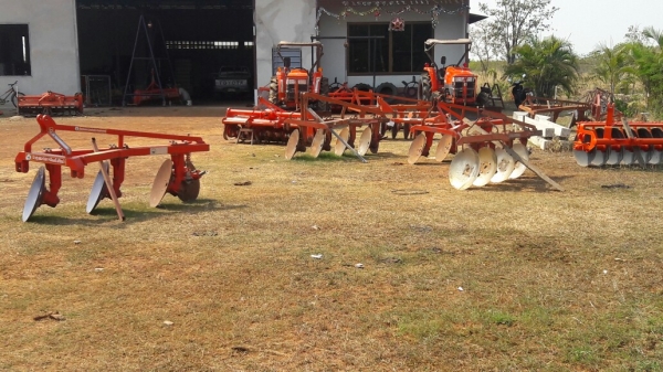 ขายอุปกรณ์ติดรถไถหลายรายการครับ