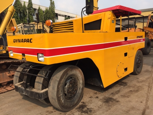 ขายด่วนรถบดล้อยาง9ล้อDYNAPAC R20B พร้อมใช้งาน เล่มทะเบียน