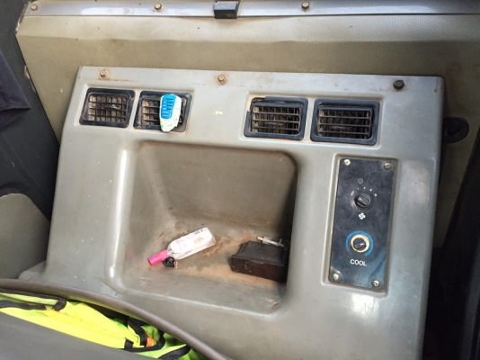 KOMATSU PC 200-6 ไฟฟ้าครบ เอกสารอินวอยซ์ รถทำงานทุกวัน KOMATSU PC 200-6 ไฟฟ้าครบ เอกสารอินวอยซ์ รถทำงานทุกวัน