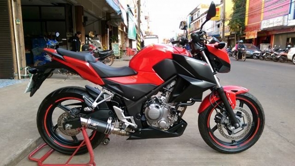 ขายคับ HONDA CB300F ปี2015 สีสวย ท่อแต่งทั้งเส้น กันล้ม มีท่อเดิม ทะเบียนพร้อมโอน ราคา 92500 บาท ส่งได้ทั่วไทยคับ สนใจติดต่อ 081-0578282 FACEBOOK ชาญณรงค์ ป๊อป ชัยอมฤต ไอดีไลน์ POPBIGBIKESAKON คับ สนใจรถสวย ถูก ดี ต้อง POP BIGBIKE SAKONNAKHON คลิปวิดีโอคั