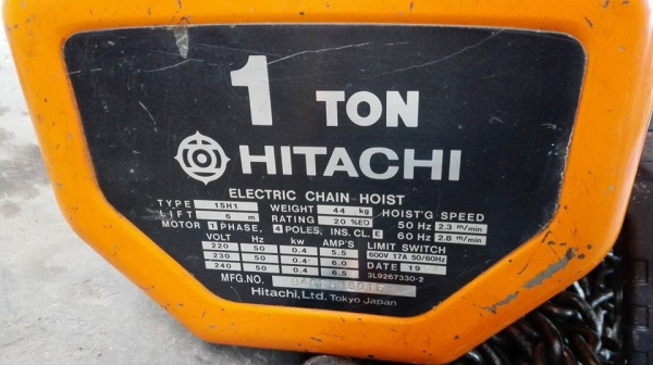 **** SOLD **** รอกโซ่ไฟฟ้า HITACHI 1 Ton. Made in JAPAN รุ่น 1SH1 ไฟบ้าน 220V. โซ่ยาว 6 ม. สภาพสวยดึงนิ่มพร้อมใช้งาน.