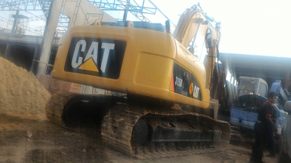 ขออนุญาติ  315D กระบอกดำ 8000 กว่าชั่วโมง 1700000 สนใจติดต่อ 0853224877-0988930465