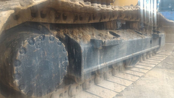 ขออนุญาติ  315D กระบอกดำ 8000 กว่าชั่วโมง 1700000 สนใจติดต่อ 0853224877-0988930465