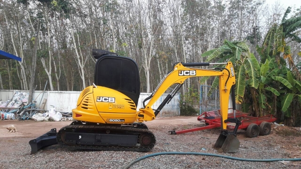 ขาย 900,000 รถแบคโฮ JCB 8050 ZTS  รถเหมือนใหม่ทำงานน้อย 1,132 ชม.เอกสารพร้อมจดทะเบียน 090-772-3710 090-772-3708