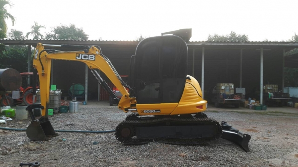 ขาย 900,000 รถแบคโฮ JCB 8050 ZTS รถเหมือนใหม่ทำงานน้อย 1,132 ชม.เอกสารพร้อมจดทะเบียน 090-772-3710 090-772-3708 ขาย 900,000 รถแบคโฮ JCB 8050 ZTS รถเหมือนใหม่ทำงานน้อย 1,132 ชม.เอกสารพร้อมจดทะเบียน 090-772-3710 090-772-3708