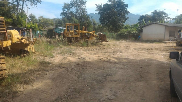 ขออนุญาติขาย รถ เกรด  D5B หัวชัมเมอฝาบางพร้อมใช้ตามสภาพ เก่งแอร์ ราคา 570000 สนใจติดต่อ  0988930465-0853224877