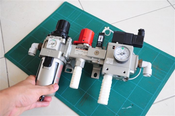 อุปกรณ์ควบคุมลมชุดใหญ่ยี่ห้อ SMC Made in Japan