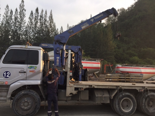 ขายรถ 10 ล้อ 2 เพลา  / นิสสัน ยูดี ติดเครนทานาโด้ ZR 500  / 5 ตัน  / 3ปอก 2 ชัก  /  มีระบบลากพ่วง  รุ่น 454  ยูโรทู 320 แรง ปี 52 สภาพดี คัสซีสวย จัดแนนท์ได้ครับ สนใจติดต่อได้ที่ 081-9420141  ,  081-5715326