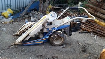 รถเกี่ยวข้าว แบบเดินตาม เก่าญี่ปุ่่นมาถึงแล้วนะครับมีหลายยี่ห้อให้ ทุกท่านเลือกสรร