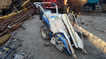 รถเกี่ยวข้าว แบบเดินตาม เก่าญี่ปุ่่นมาถึงแล้วนะครับมีหลายยี่ห้อให้ ทุกท่านเลือกสรร รถเกี่ยวข้าว แบบเดินตาม เก่าญี่ปุ่่นมาถึงแล้วนะครับมีหลายยี่ห้อให้ ทุกท่านเลือกสรร