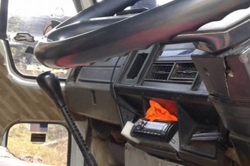 ISUZU FRR 175 HP 6BG1 หกล้อดั๊มพ์ กระบะดั๊มพ์เหล็ก 5 ตันความยาว 3.60 เมตรสภาพสวยพร้อมบรรทุกหนักได้เลย เครื่องยนต์แน่นดีแรงดีเดิมๆไม่มีเยิ้ม ภายในเก๋งคอนโซลสวยครบเพียบพร้อม แอร์เย็น พวงมาลัยเพาเวอร์ ระบบเบรคทริ๊ปฟี้ครบครัน ช่วงล่างใหญ่คัชซีสวยไม่มีบวม ยาง