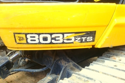 ขาย 750,000 รถแบคโฮ JCB 8035 ZTS  รถเหมือนใหม่ทำงานน้อย 1,700 ชม.เอกสารพร้อมจดทะเบียน 090-772-3710 090-772-3708