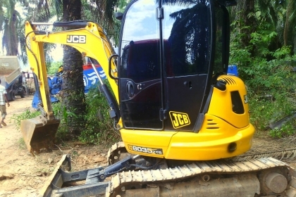 ขาย 750,000 รถแบคโฮ JCB 8035 ZTS  รถเหมือนใหม่ทำงานน้อย 1,700 ชม.เอกสารพร้อมจดทะเบียน 090-772-3710 090-772-3708