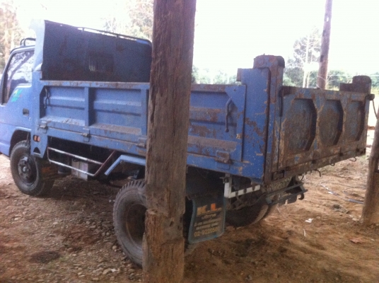 ขายหกล้อดั้มพ์ NKR 135 แรง