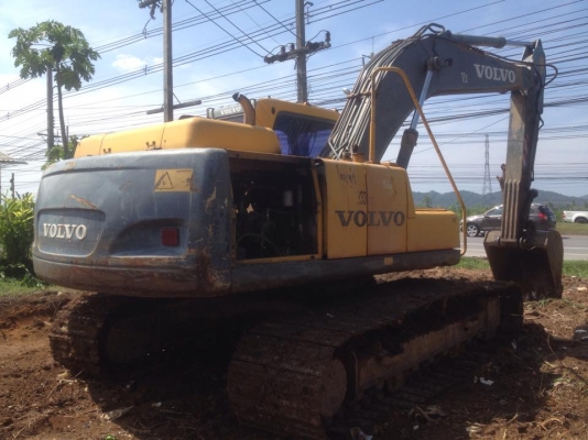 ขายรถขุด Volvo 210 Blc