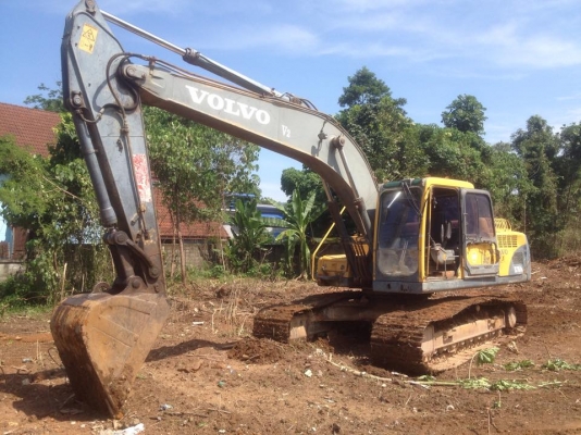 ขายรถขุด Volvo 210 Blc