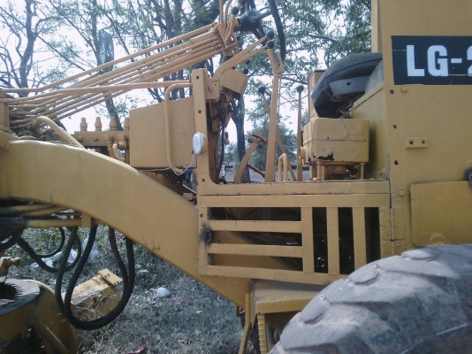 ขาย รถเกรด MITSUBISHI LG-2H เอกสารเล่มทะเบียนครบ รถใช้งานได้ปกติ เครื่องดี ใช้งานได้ทุกระบบ