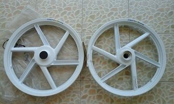 ขายล้อแม็ก 6 ก้าน สีขาว yoko ของใหม่ขายข้างล่ะ 980 บาท