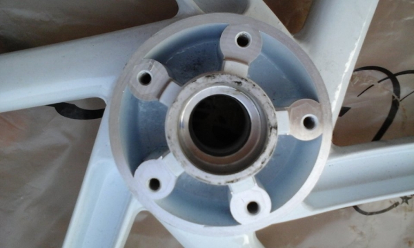 ขายล้อแม็ก 6 ก้าน สีขาว yoko ของใหม่ขายข้างล่ะ 980 บาท