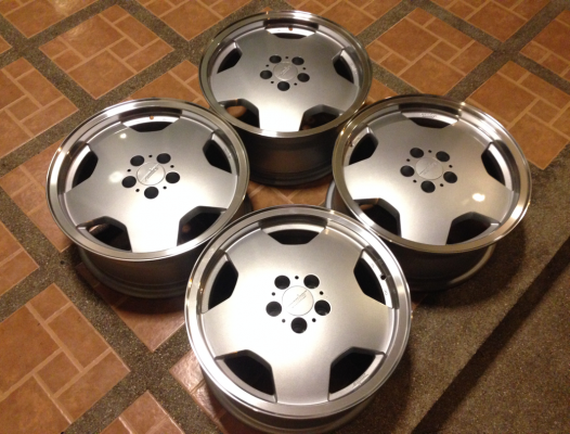 ล้อแท้ลาย AMG ขอบ16 สภาพสวย ไม่มีซ่อม ราคาไม่แพง