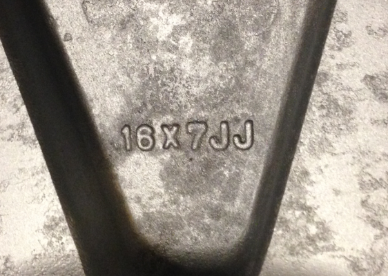 ล้อแท้ลาย AMG ขอบ16 สภาพสวย ไม่มีซ่อม ราคาไม่แพง