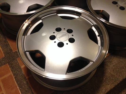 ล้อแท้ลาย AMG ขอบ16 สภาพสวย ไม่มีซ่อม ราคาไม่แพง