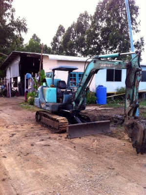 ขายแม็คโคร YANMAR B37 ปั้มนิ้ว คอลโทลนำ้มัน ขายตามสภาพรถใช้งานอยู่