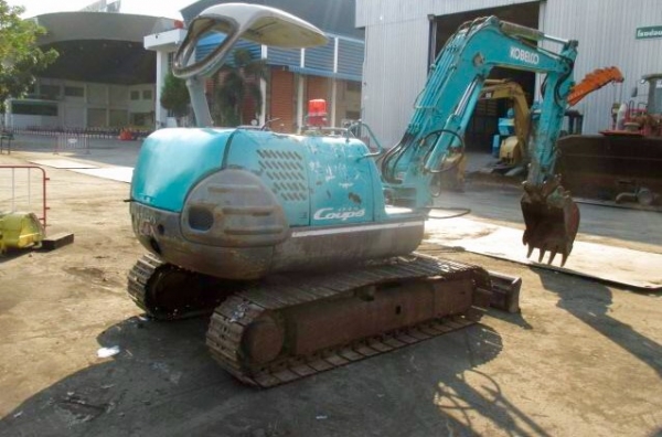 KOBELCO sk045 ขนาด PC-45 รถเก่านอก(คอลโทนสั้นปั๊มนิ้วมีลายแย๊กพร้อม)มีเอกสาร ติดต่อ 085-5632278 (ราคาต่อรองได้)