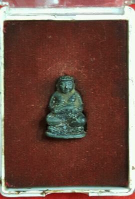 หลวงปู่ทิม วัดละหารไร่ จ.ระยอง ลอยองค์พระสังกัจจาย ตอกโค๊ดฐานสวยโดนๆ กล่องเดิม