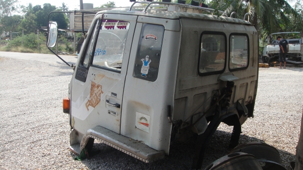 หัว ROCKY สีเดิมบางป๊อง สวยเดิม ขาหน้า-หลัง กันชน กรองหลังเก๋ง ของครบ สวย ถูก หัว ROCKY สีเดิมบางป๊อง สวยเดิม ขาหน้า-หลัง กันชน กรองหลังเก๋ง ของครบ สวย ถูก