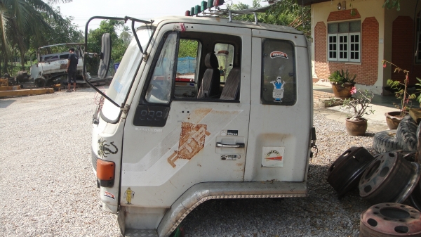 หัว ROCKY สีเดิมบางป๊อง สวยเดิม ขาหน้า-หลัง กันชน กรองหลังเก๋ง ของครบ สวย ถูก หัว ROCKY สีเดิมบางป๊อง สวยเดิม ขาหน้า-หลัง กันชน กรองหลังเก๋ง ของครบ สวย ถูก