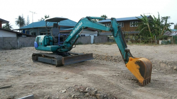 ขาย 365,000 รถแบคโฮ KOMATSU pc 40-7 เครื่องดีปั้มแรงเอวแน่นช่วงล่างสวยพร้อมใช้ 090-772-3710 090-772-3708