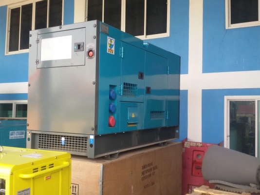 ขายเครื่องปั่นไฟใหม่ขนาด 30 kvaพร้อมตู้เก็บเสียง