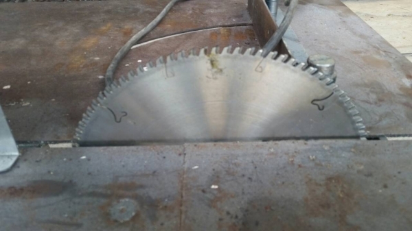 แท่นตัดอะลูมิเนียม