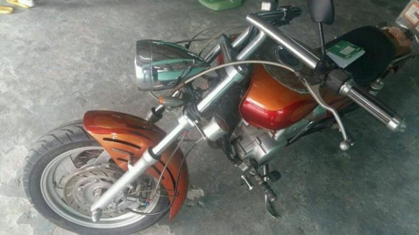 ชอปเปอร์ บอส 175 cc. ราคา 33000 บาท สนใจโทร 089-8859869 เดช