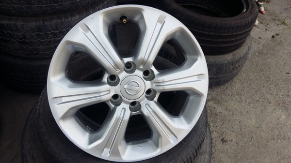 ขายล้อแม็กป้ายแดง np300 navara calibre 16" สนใจติดต่อ ตาเล็ก ล้อและยาง 081-3747940