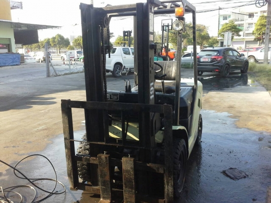 รถยกUNขนาด2ตัน เสาสูง3เมตร เกียร์ออร์โต้ เครื่องยนต์ดีเซลISUZU C240 ยางตัน4เส้น ราคาต่อรองได้0816161541