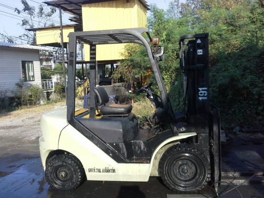 รถยกUNขนาด2ตัน เสาสูง3เมตร เกียร์ออร์โต้ เครื่องยนต์ดีเซลISUZU C240 ยางตัน4เส้น ราคาต่อรองได้0816161541