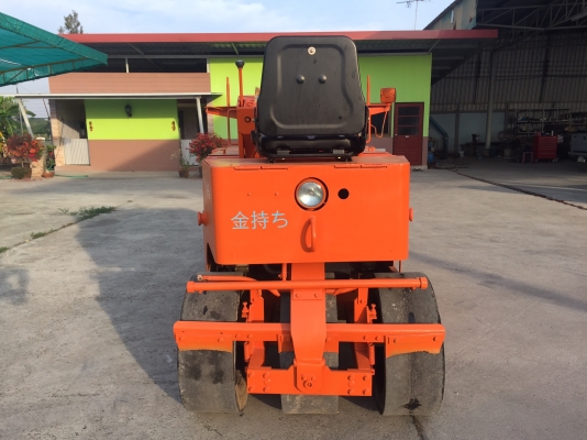 รถบดSakaiรุ่นTG25นำเข้าจากญี่ปุ่น ไม่เคยใช้งานในไทย มีเอกสารพร้อม หน้าเหล็กหลังยาง3เส้น  เครื่องดีเซล3สูบ สภาพดีพร้อมใช้งาน