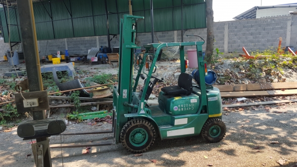 ขายรถยก2ตันเสา4เมตรนางงามจากนอกรุ่นล่าสุด