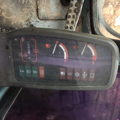 ขายรถแบคโฮ HITACHI EX200-3 เอกสารเล่มทะเบียน ระบบไฟเต็ม ราคา 750000