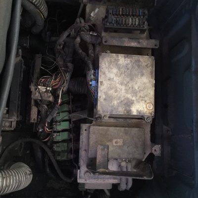 ขายรถแบคโฮ HITACHI EX200-3 เอกสารเล่มทะเบียน ระบบไฟเต็ม ราคา 750000