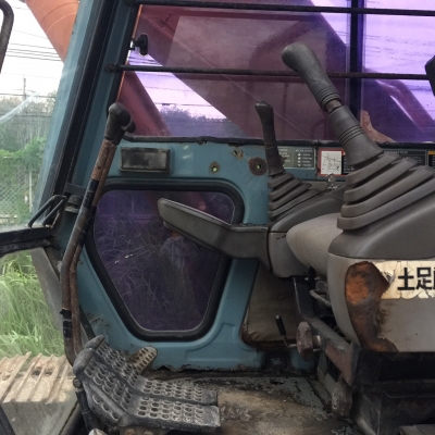 ขายรถแบคโฮ HITACHI EX200-3 เอกสารเล่มทะเบียน ระบบไฟเต็ม ราคา 750000