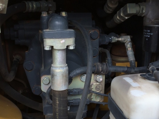 Komatsu PC128US-2E1 รุ่นยอดฮิต นำเข้าจากญี่ปุ่น ไม่เคยใช้งานในไทย ใช้งานน้อยครับ สภาพสมบูรณ์ที่สุด