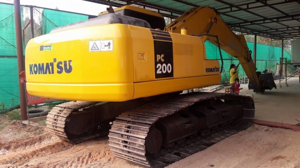 ขาย โคมัถสุ pc200-7 ใช้งานน้อย สนใจติดต่อ 0817796679 แชมป์